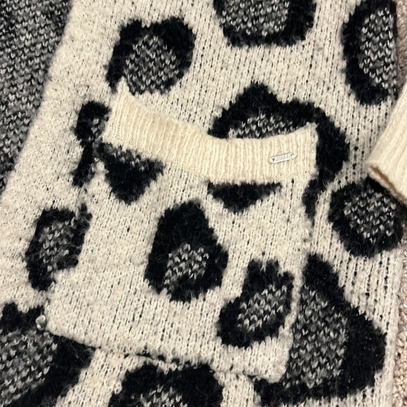 GUESS ANIMAL PRINT CARDIGAN - Picture 2 of 5